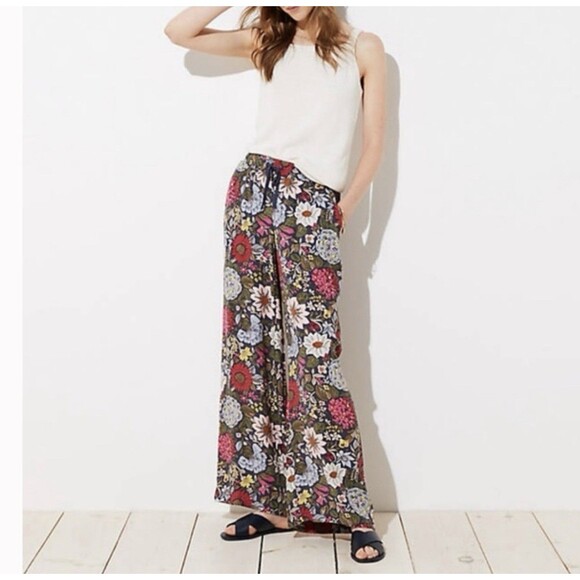 LOFT Pants - Loft Plus Gray Multicolored Floral Print High Waisted Pull-on Pant Women Size 26